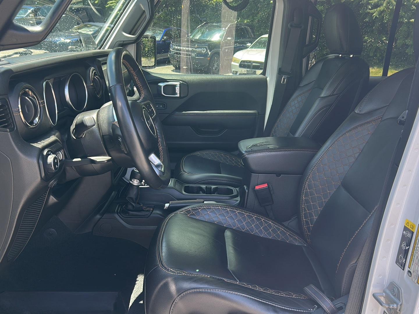 Used 2021 BRIGHT WHITE CLEARCOAT JEEP OVRLND image 11