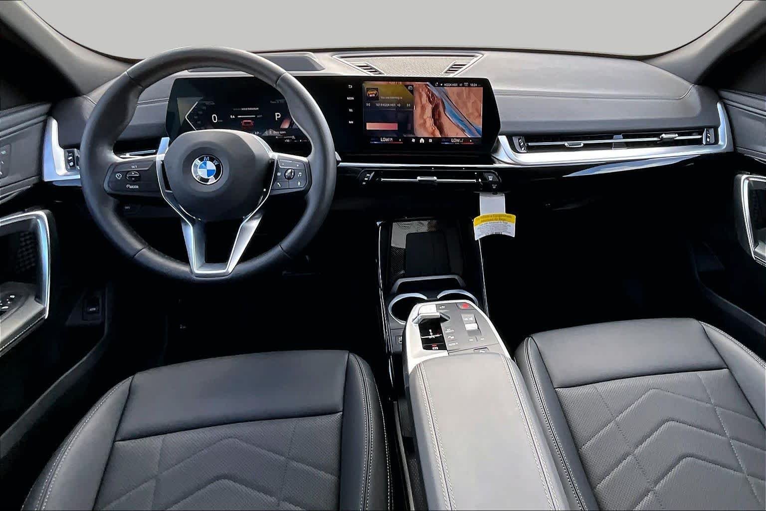 Used 2026 Vegas Red Metallic BMW xDrive28i image 14