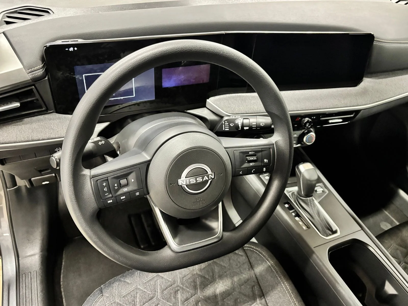Used 2025 Gray Nissan SV image 15