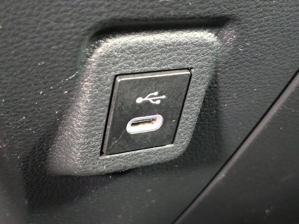 2024 Toyota Corolla LE - Photo 34