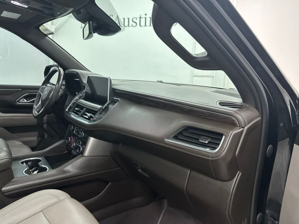 Used 2023 Black Chevrolet Z71 image 29