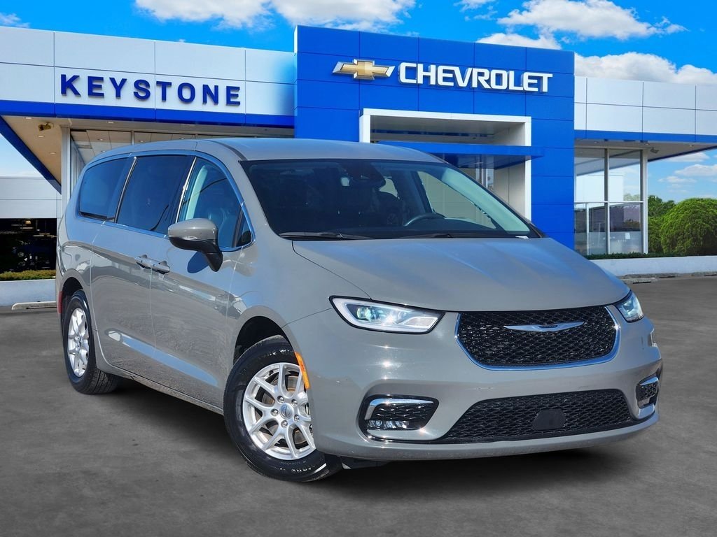2023 Chrysler Pacifica Touring L