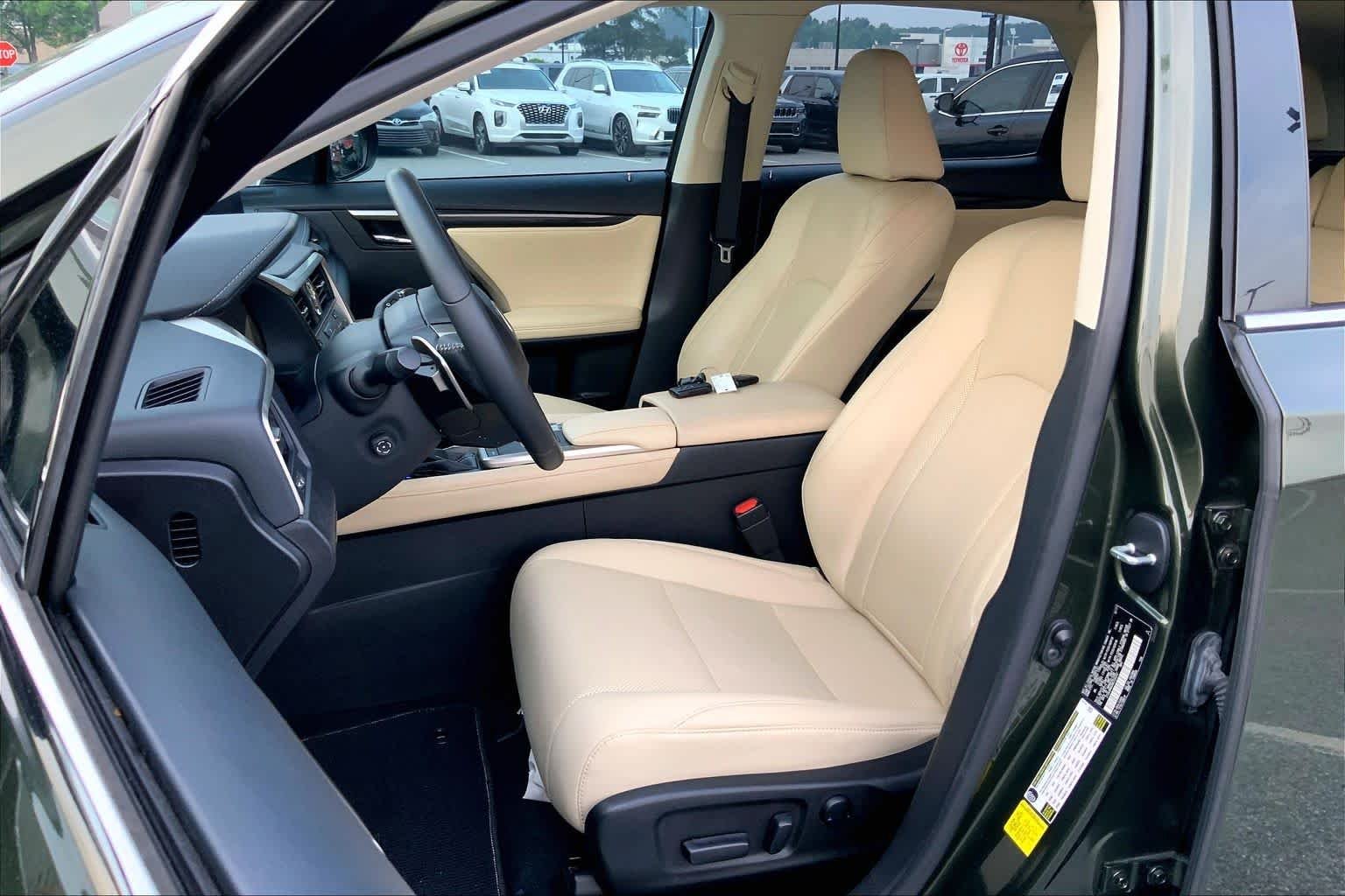 Used 2022 Nori Green Pearl Lexus  image 11