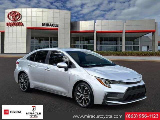 Used 2020 Silver Toyota SE image 1