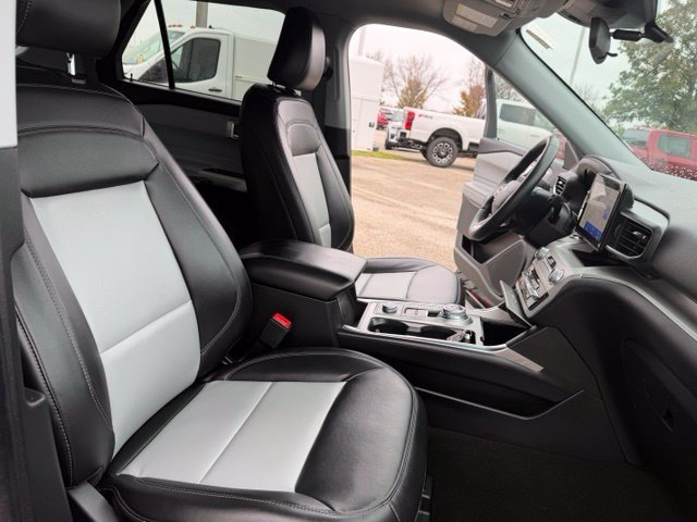 Used 2024 Black Metallic Ford XLT image 37