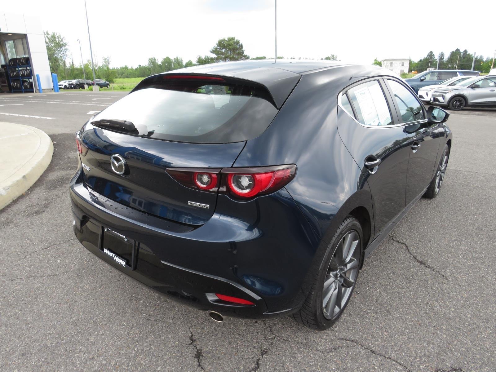 Used 2023  MAZDA  image 7