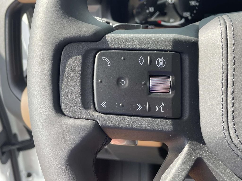 New 2026 Fuji White Land Rover V8 image 35