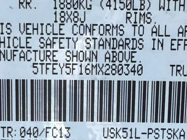 Used 2021 White Toyota SR5 image 31