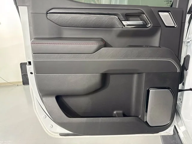 Used 2024 White GMC AT4X image 14