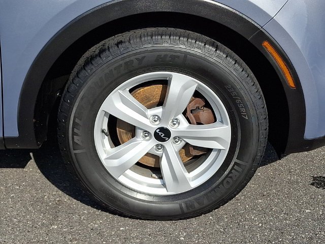 Used 2022 Silver Kia LX image 9