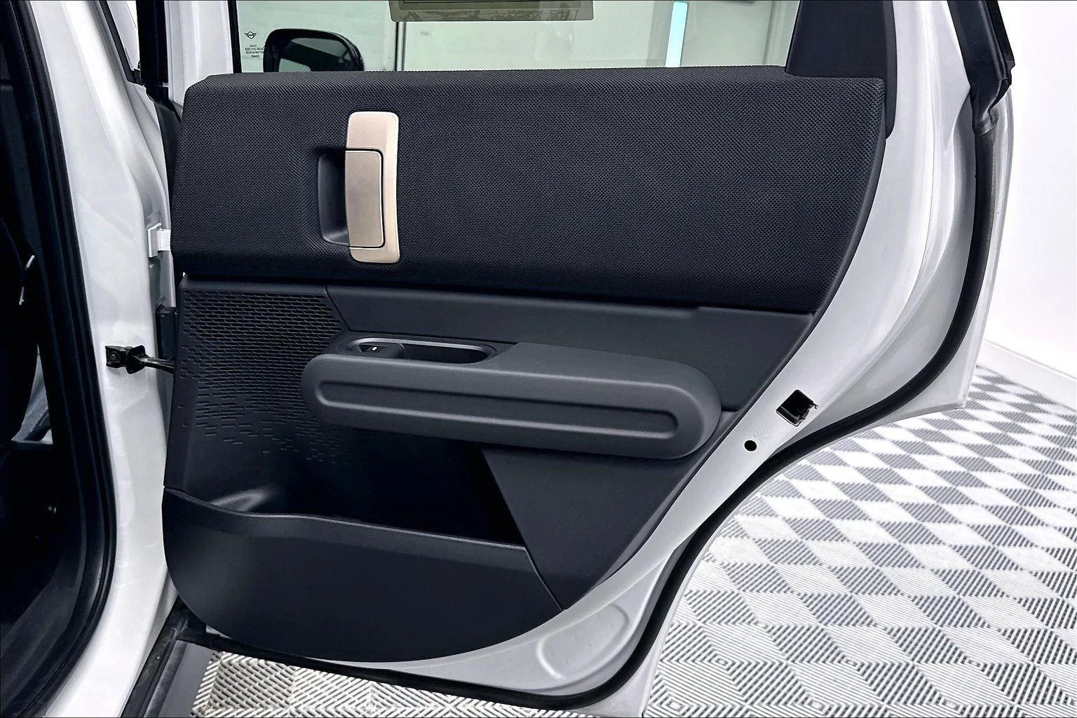 New 2026 Nanuq White Metallic MINI S image 25
