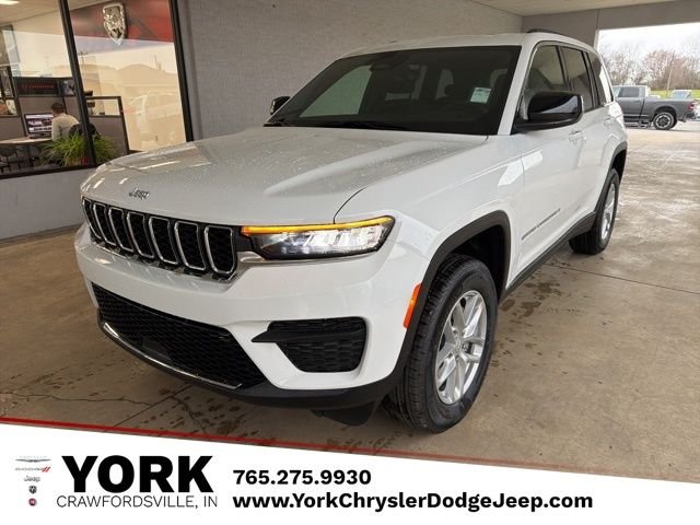 New 2026 Bright White Clear-Coat Exterior Paint Jeep Laredo X image 1