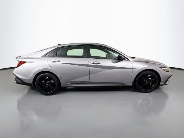 Used 2026 Fluid Metal Hyundai SEL Sport image 8