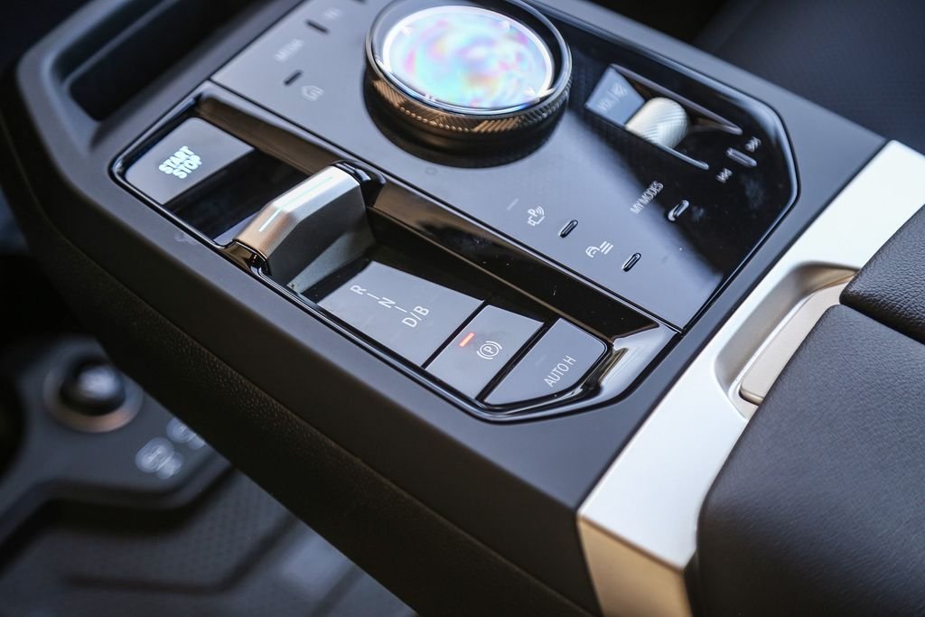 2025 BMW iX 50 - Photo 15