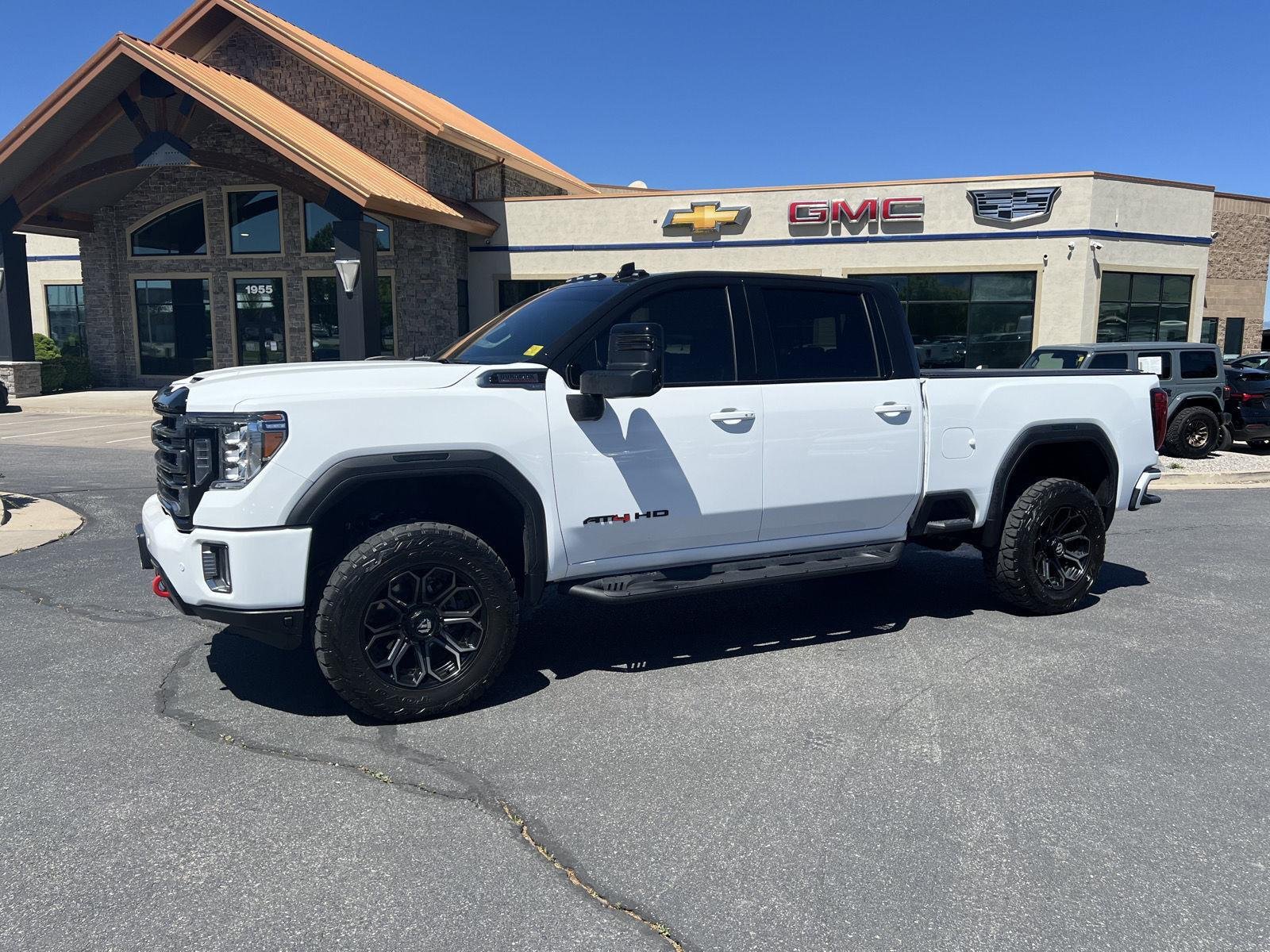 2022 GMC Sierra 4WD Crew Cab Standard Box AT4's photo