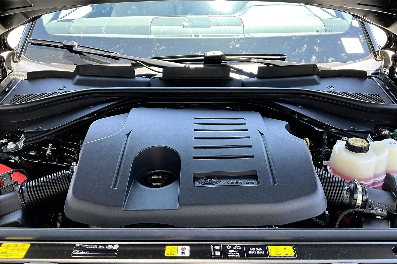 New 2026 Santorini Black Land Rover SE image 11