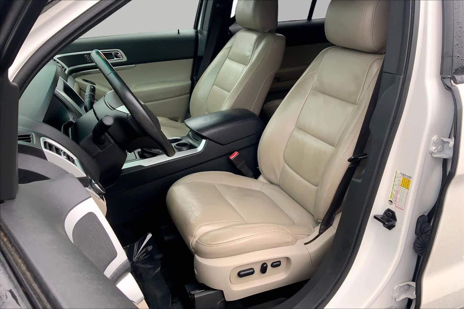 Used 2012 White Platinum Metallic Tri-coat Ford XLT image 7