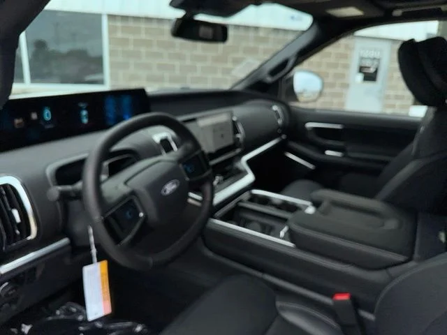 New 2027 Star White Metallic Tri-Coat Ford MAX Platinum image 19