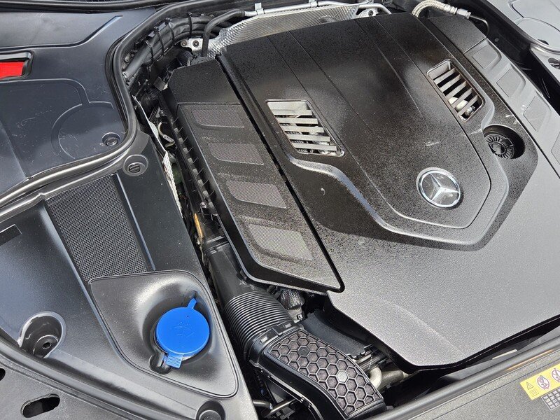 Used 2018 Black MERCEDES-BENZ S 560 SEDAN image 20