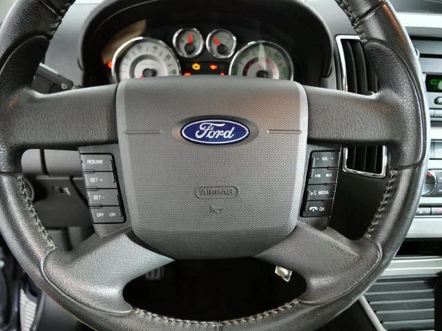 Used 2009 Gray Ford Limited image 23