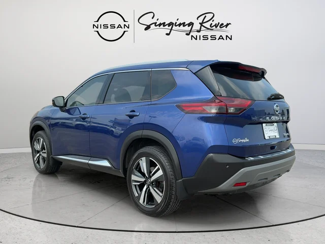 Used 2021 Blue Nissan SL image 5