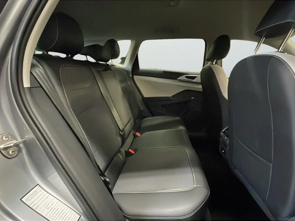 Used 2025 Gray Volkswagen 1.5T SE image 24