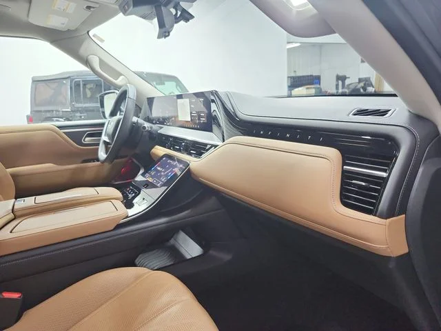 Used 2025  INFINITI SENSORY image 38