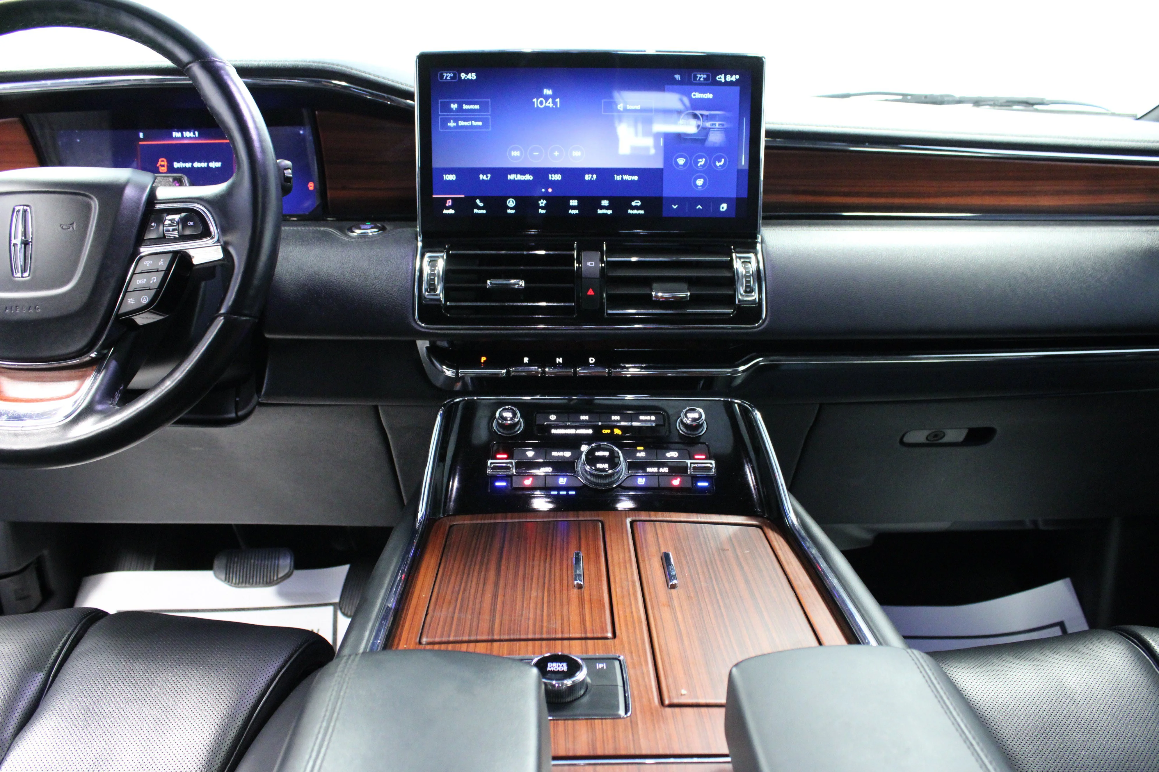 Used 2024 Black Metallic Lincoln Premiere image 19