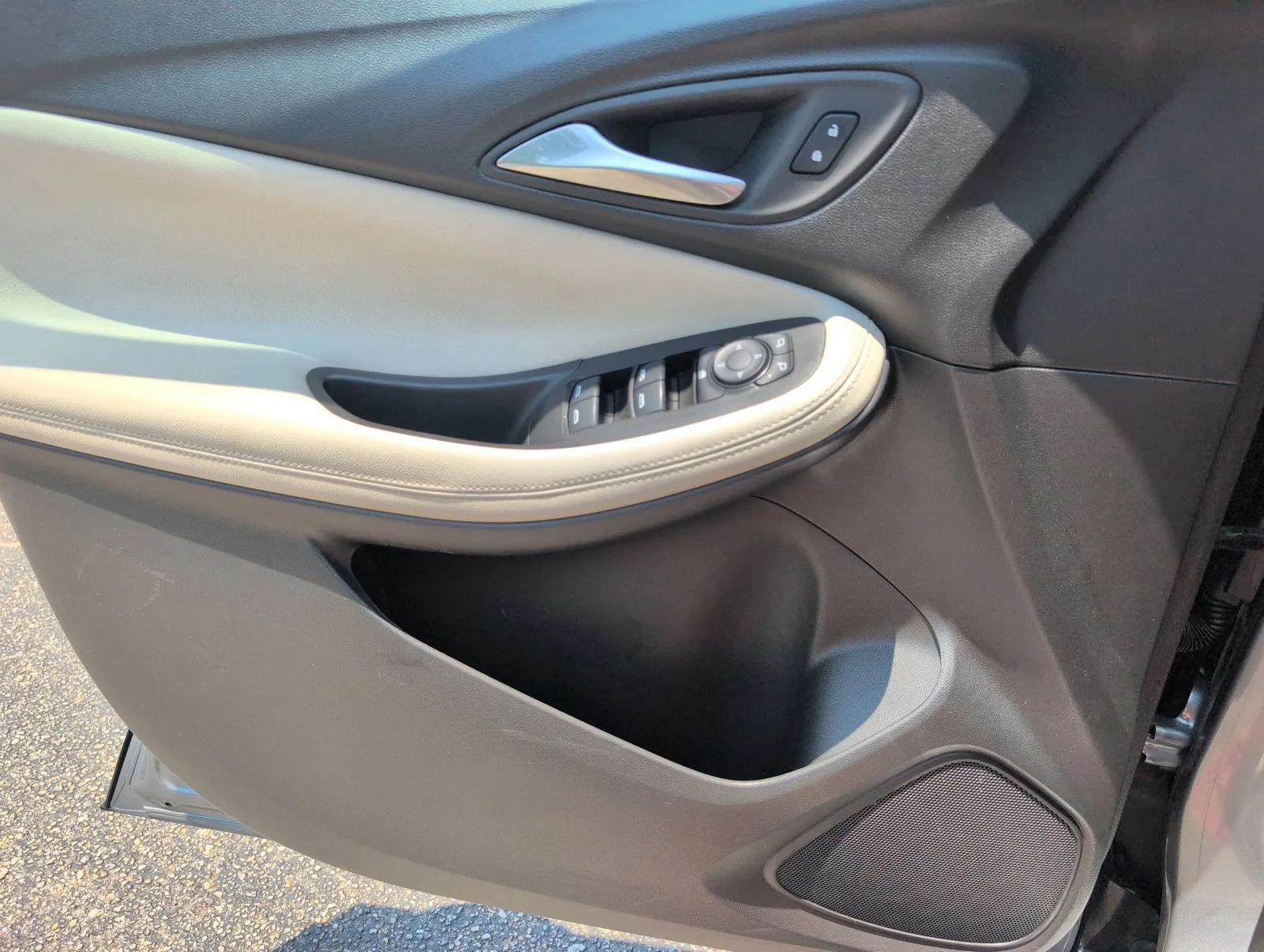 Used 2024 Moonstone Gray Metallic Buick Sport Touring image 15