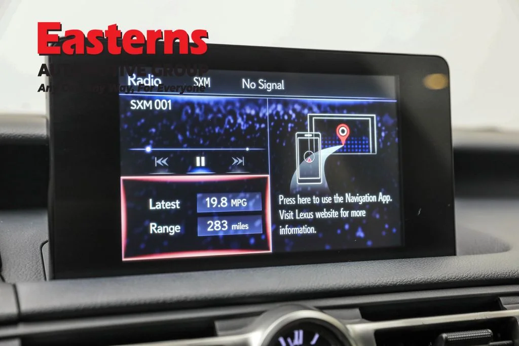 Used 2021  Lexus 300 image 18