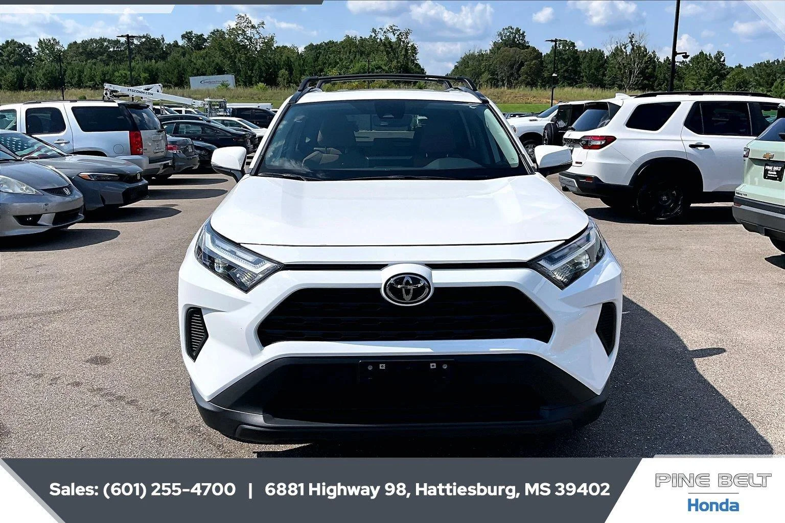 Used 2025 Ice Cap Toyota XLE image 5