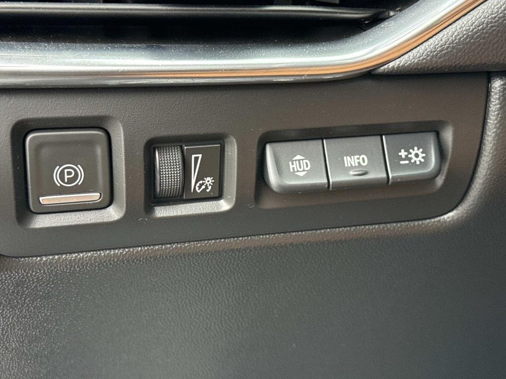 Used 2022  Cadillac Sport image 22