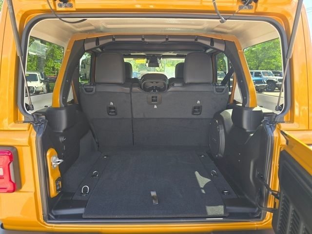 New 2026 Goldilocks Exterior Paint Jeep Sahara image 32