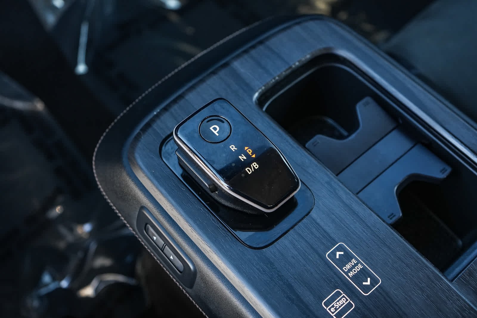 Used 2024 Gun Metallic Nissan ENGAGE image 19