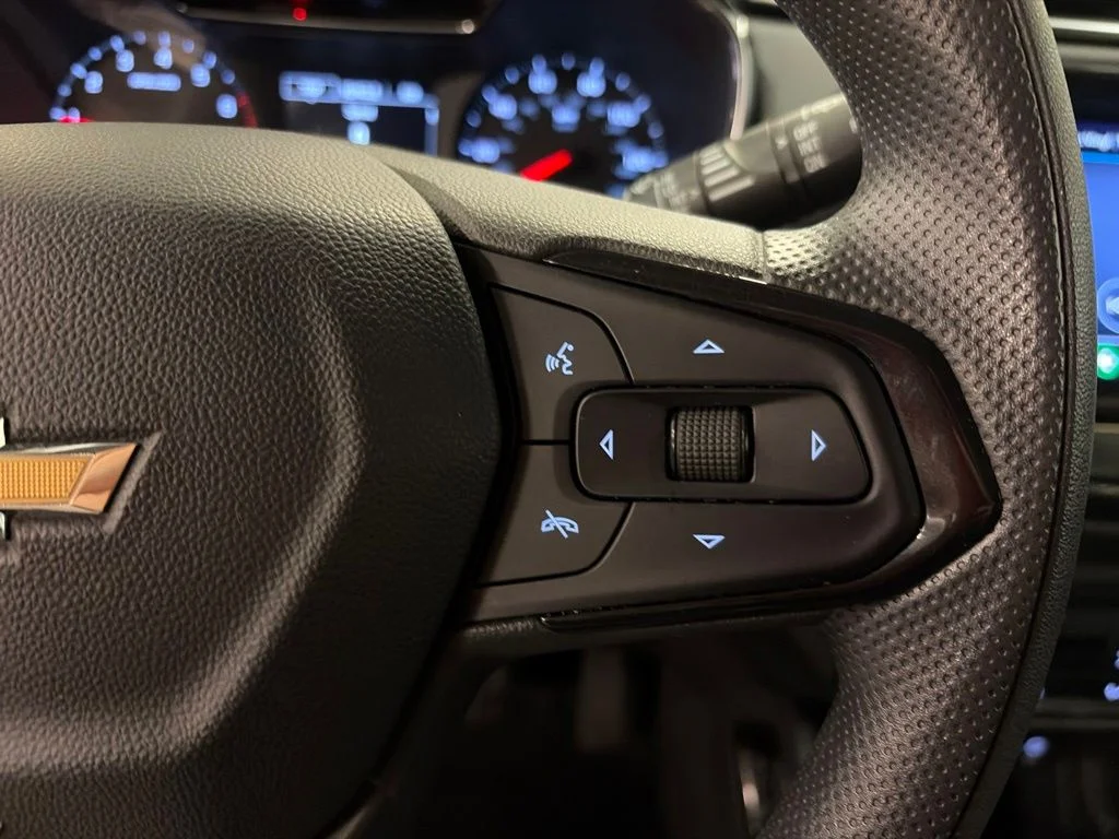 Used 2023 White Chevrolet LT image 27