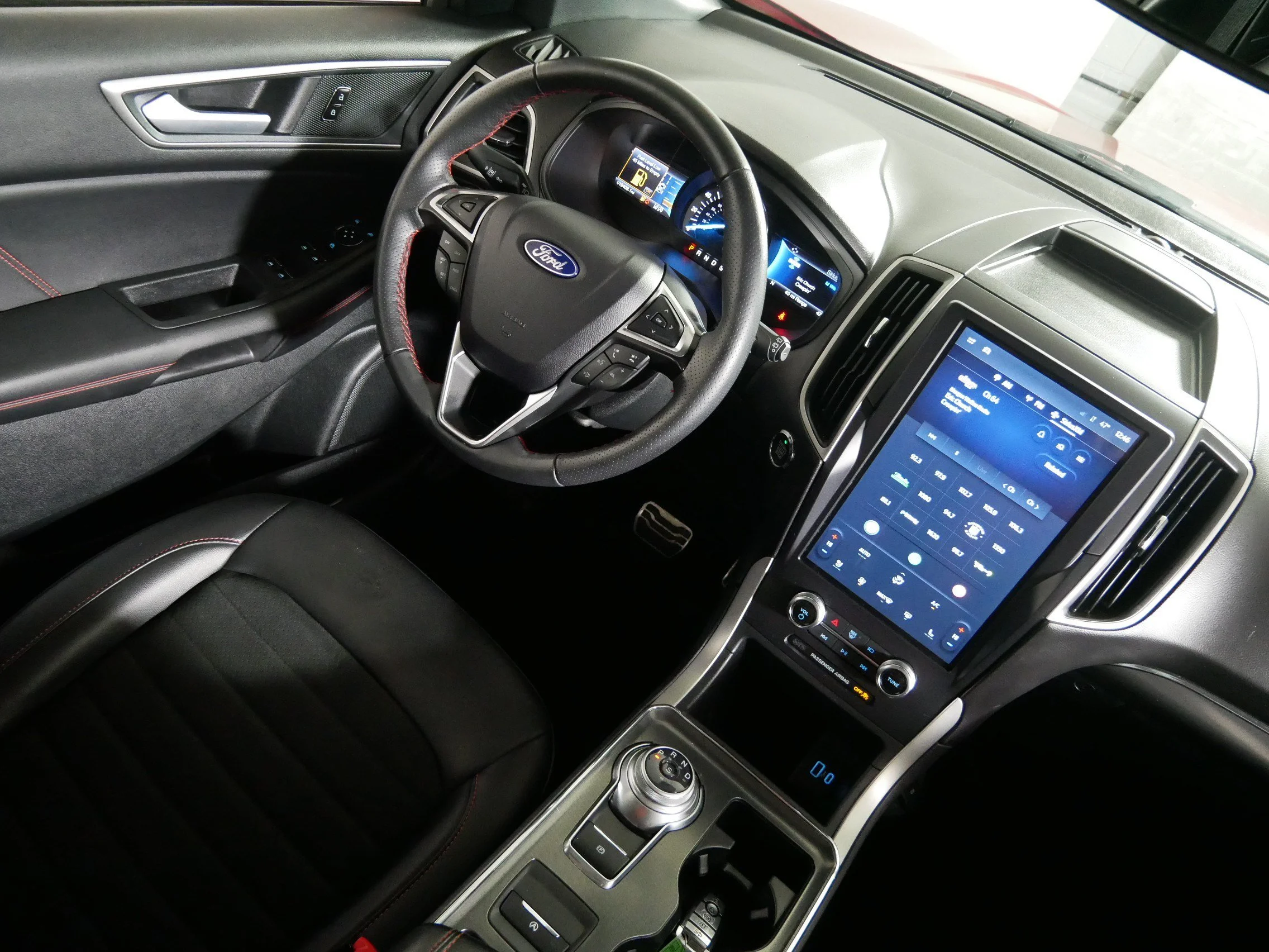 Used 2024 Rapid Red Metallic Tinted Clearcoat Ford ST-Line image 9
