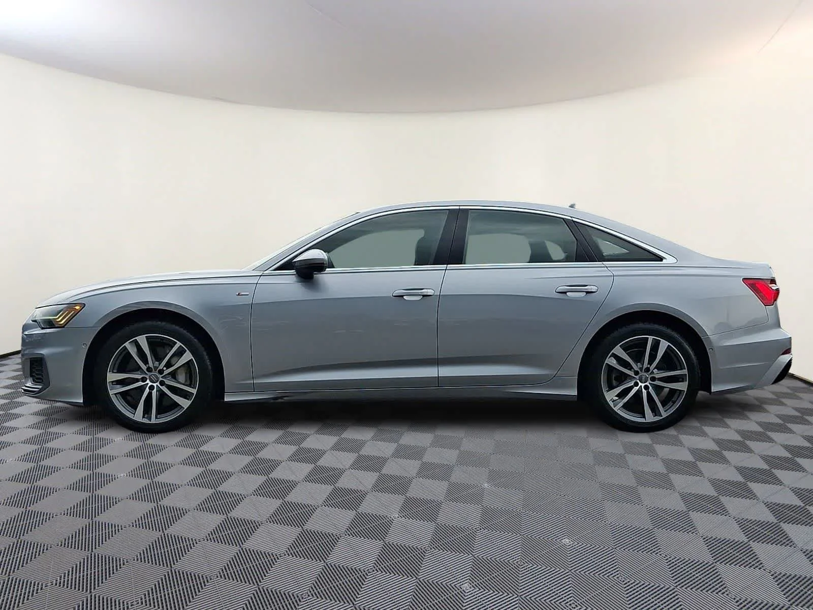 Used 2019 Silver Audi Prestige image 8