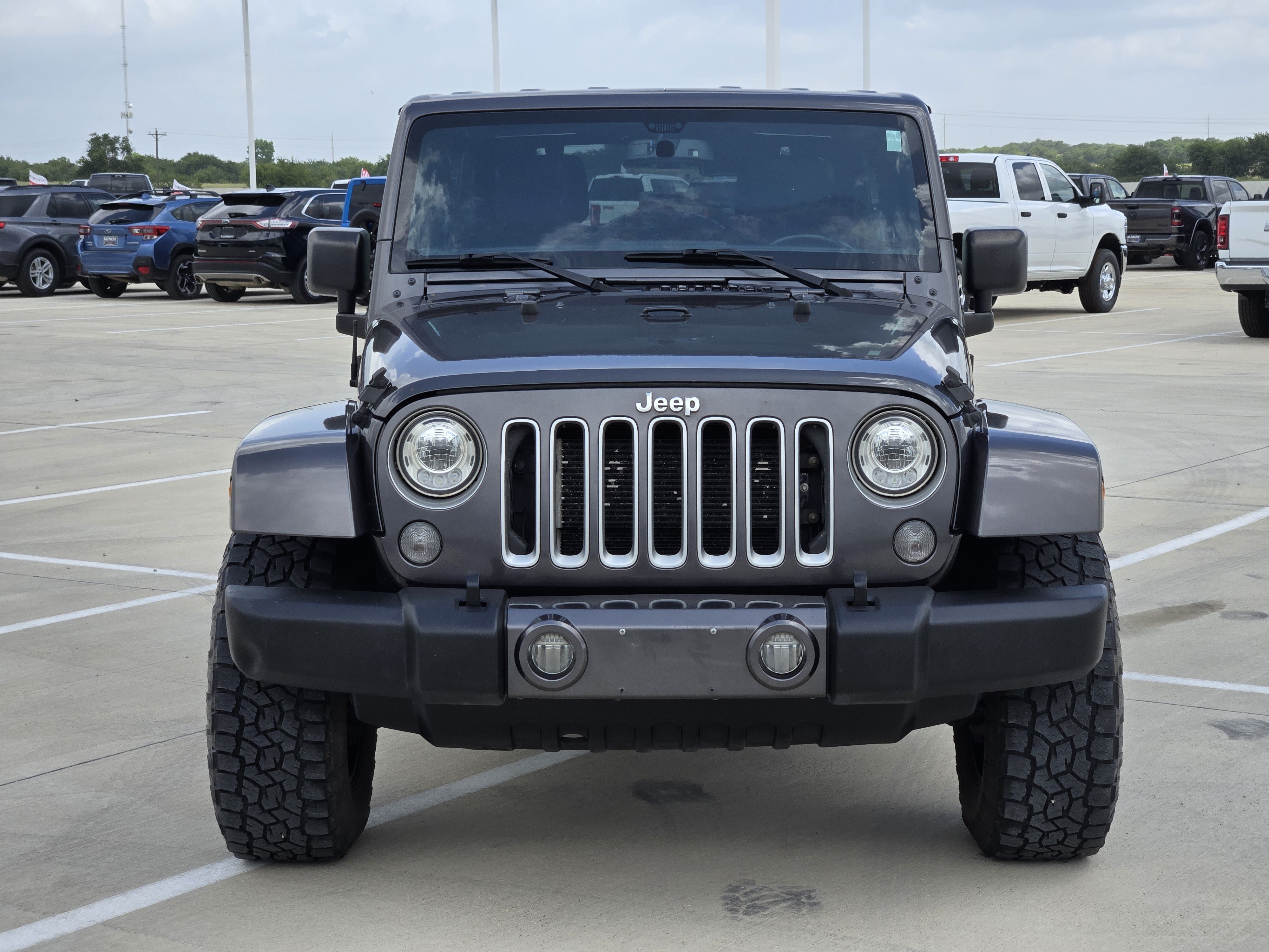 Used 2017 Granite Crystal Metallic Clearcoat Jeep Sahara image 3