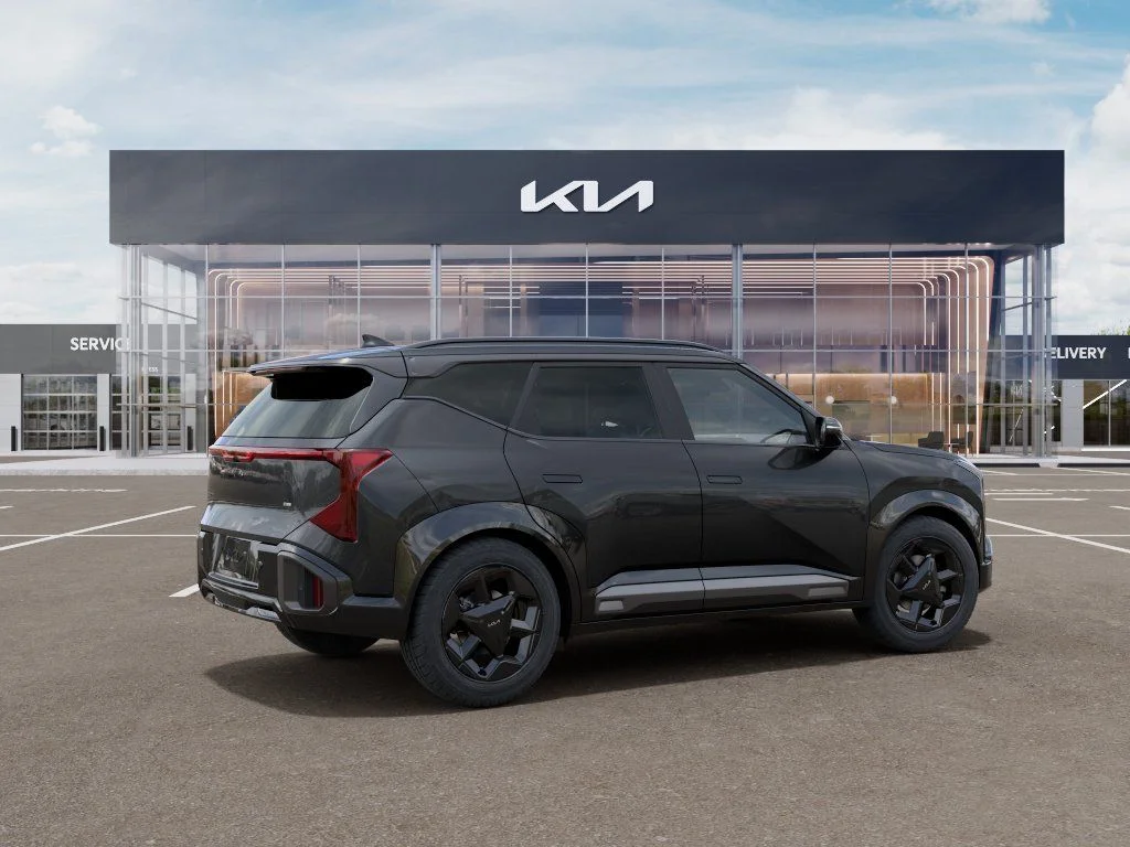 New 2027 Gray Kia X-Line S image 6
