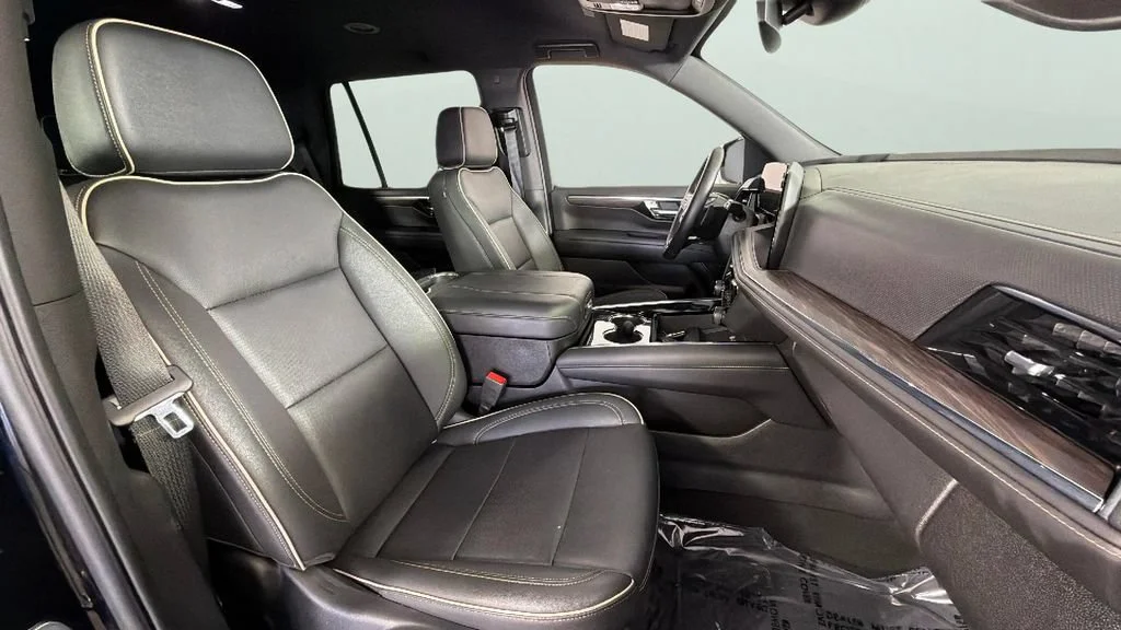 Used 2025 Black Chevrolet Premier image 36