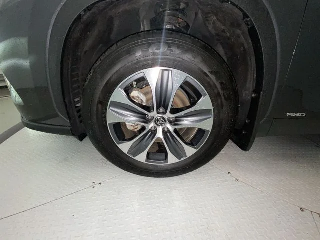 Used 2025 Gray Toyota XLE image 10