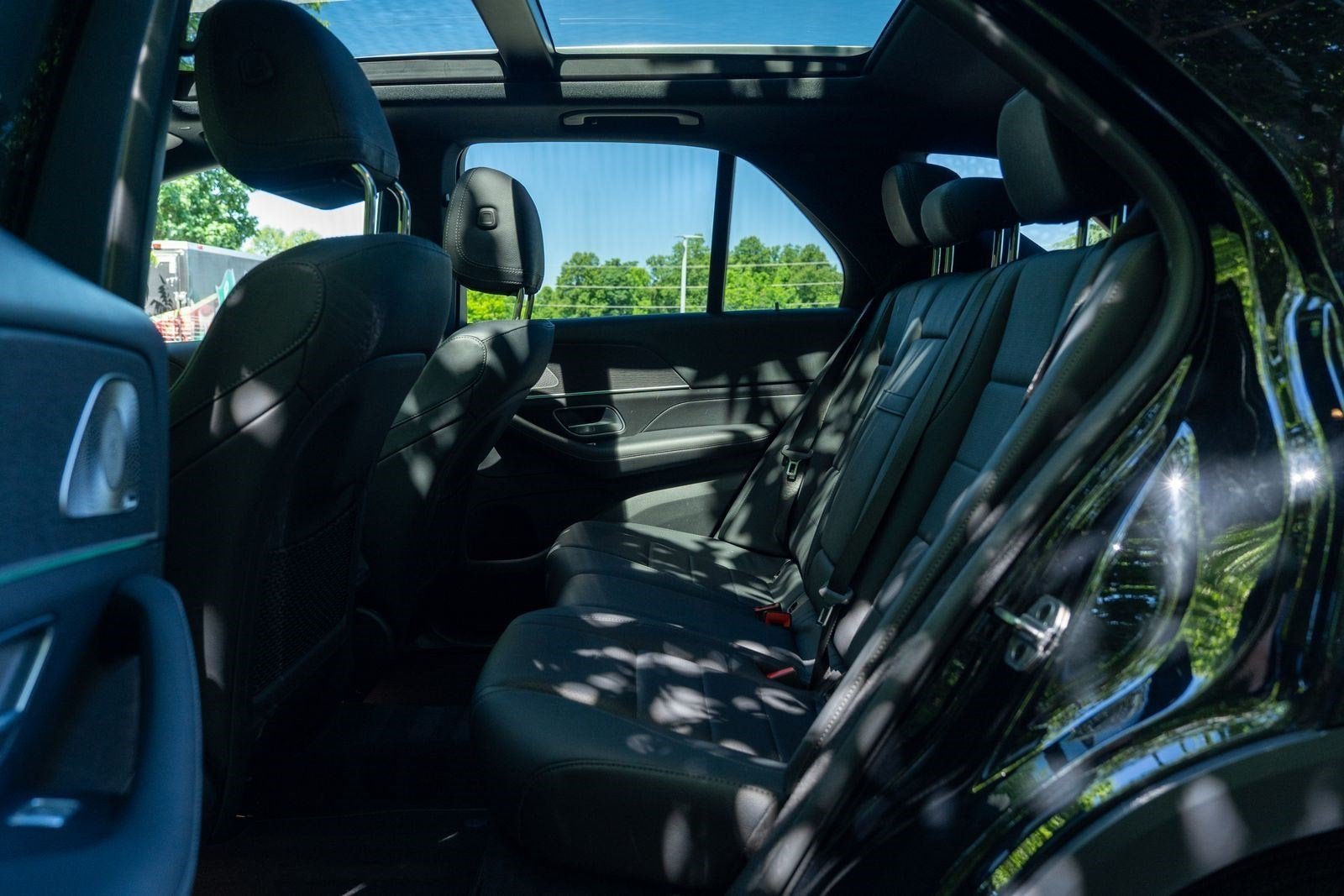 Used 2022 Black Mercedes-Benz 450 4MATIC® image 30