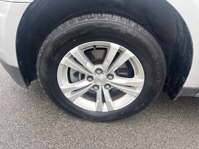 Used 2017 Silver Chevrolet LS image 8