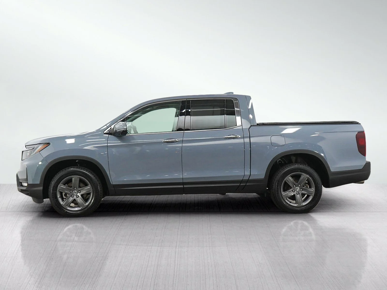 Used 2022 Honda Ridgeline RTL-E with VIN 5FPYK3F77NB025464 for sale in Burnsville, Minnesota