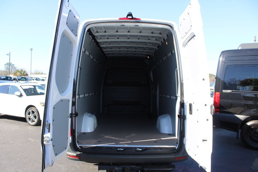 New 2026 Arctic White Mercedes-Benz Cargo 170 WB image 3