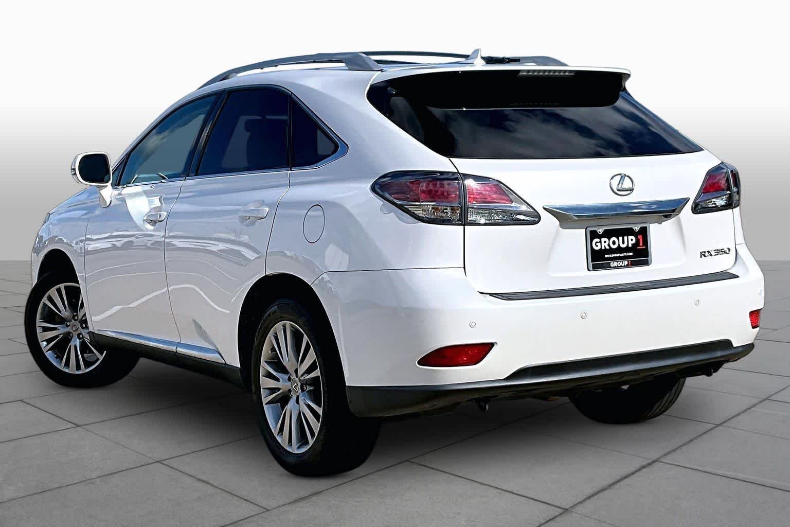 Used 2013 Starfire Pearl Lexus  image 12