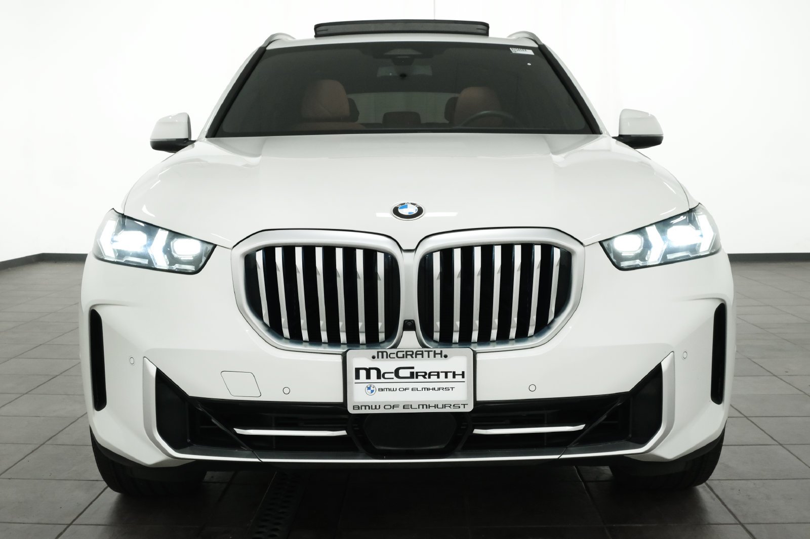 Used 2024 Alpine White BMW xDrive40i image 8