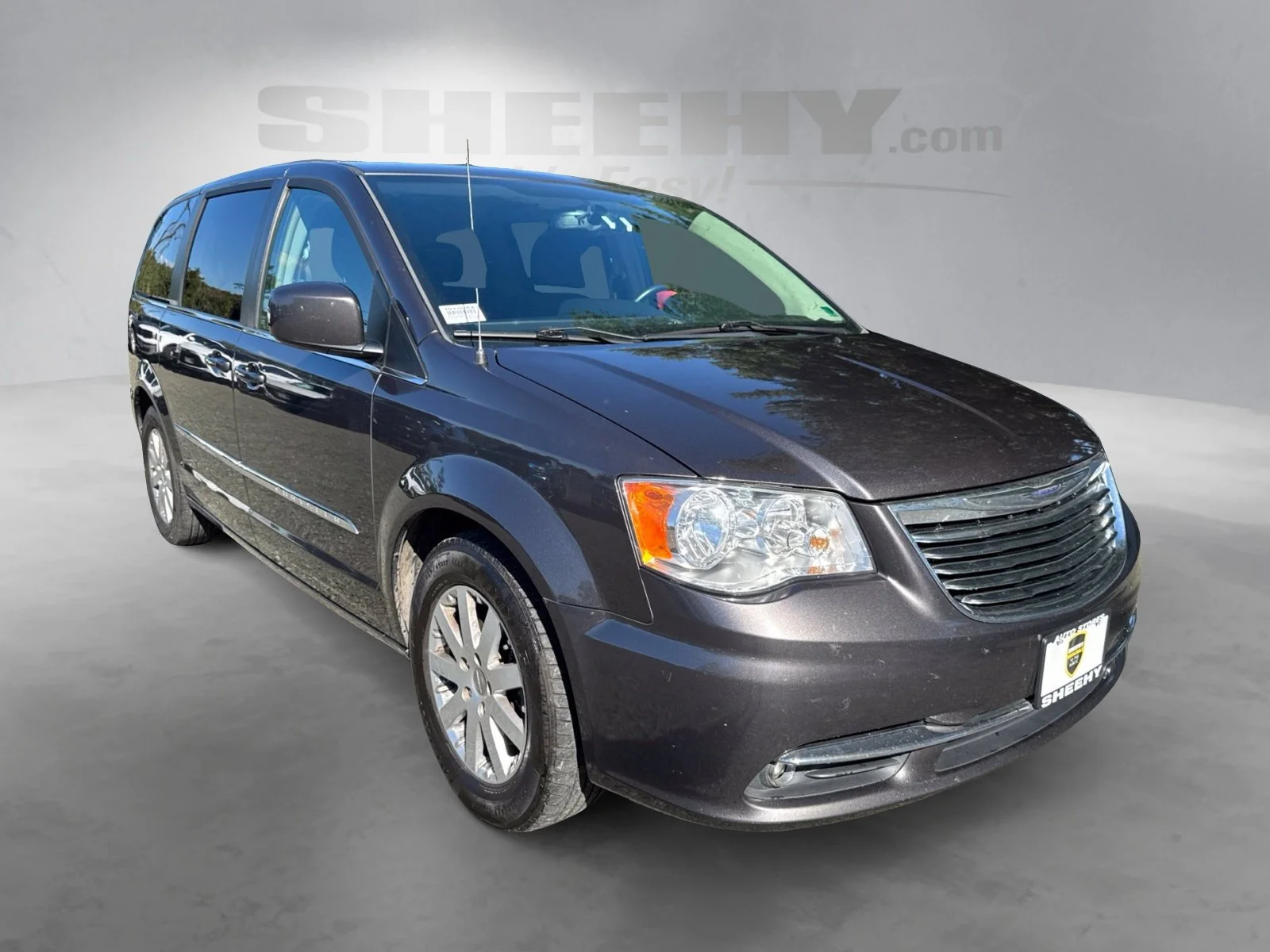 Used 2016 Chrysler Town & Country Touring with VIN 2C4RC1BG6GR142030 for sale in Warrenton, VA
