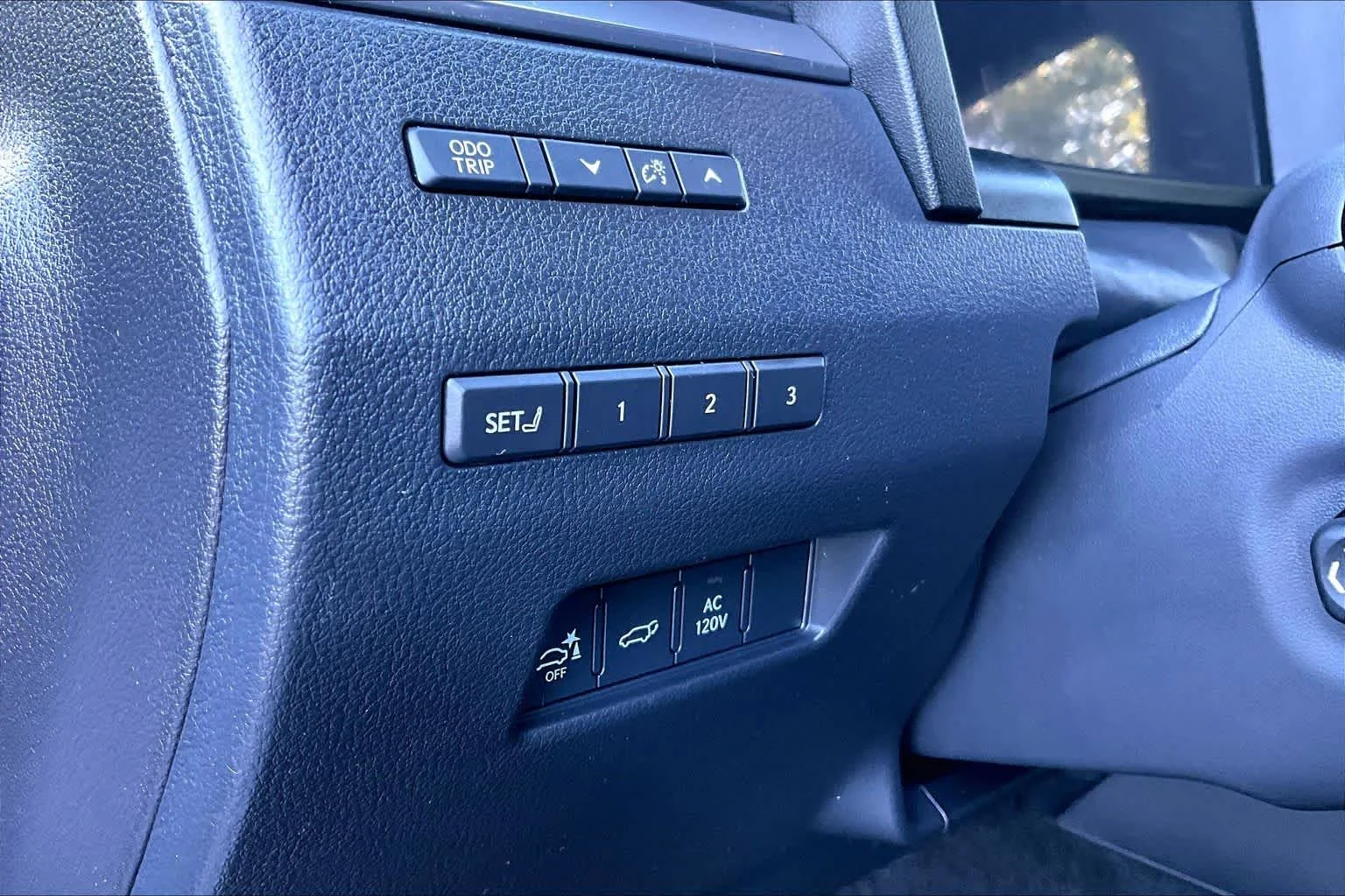 Used 2024 Incognito Lexus Premium+ image 33