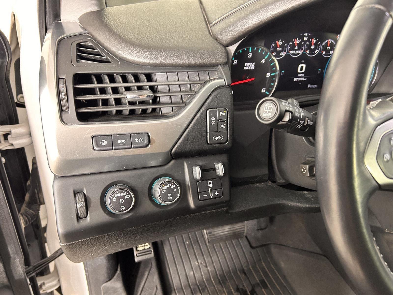Used 2019 Iridescent Pearl Tricoat Chevrolet Premier image 18